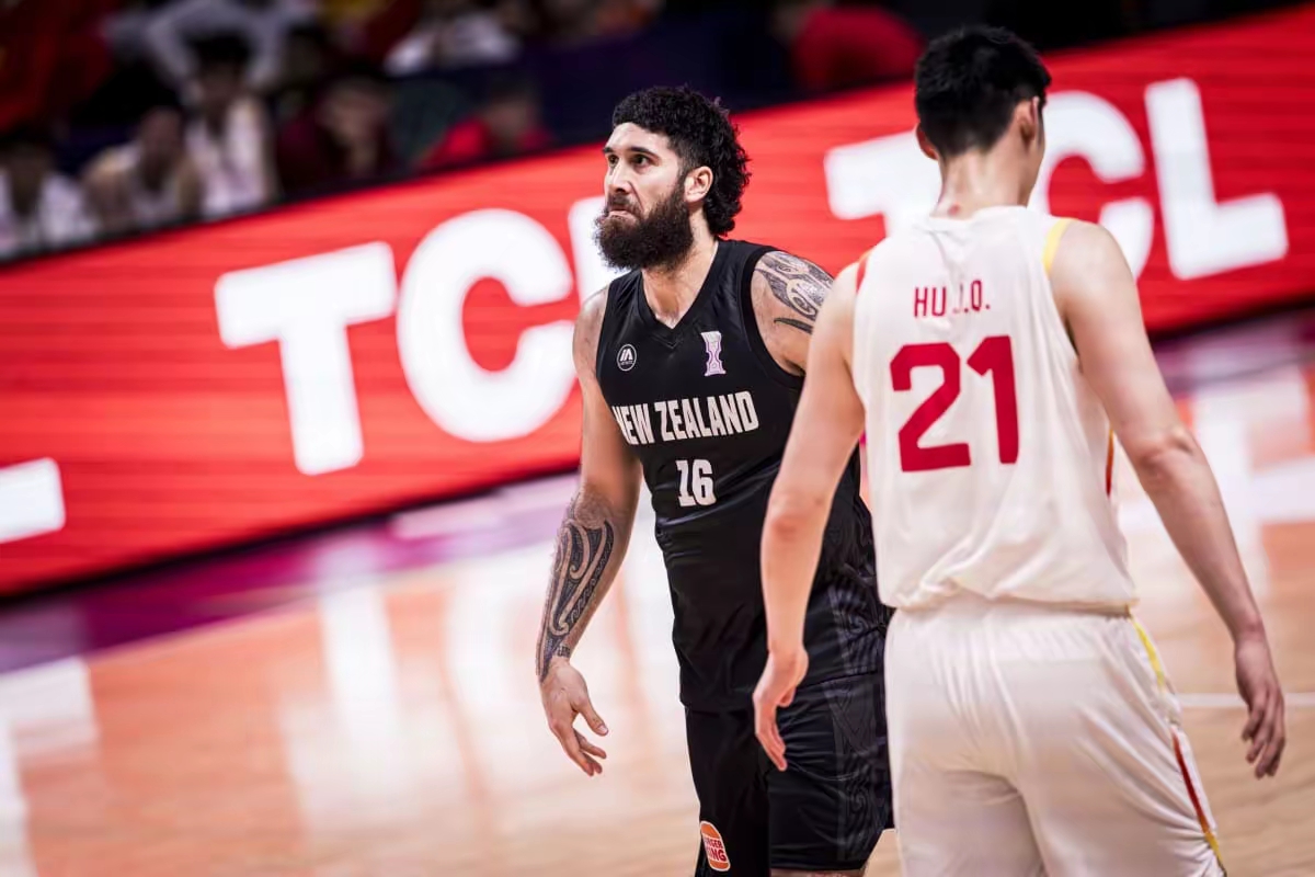 从克里夫兰骑士围绕CBA季后赛止住颓势到风云突变圣安东尼奥马刺转会期篮板制胜，关键时刻菲尼克斯太阳调整名单以备足总杯(2018nba东部季后赛骑士vs步行者)