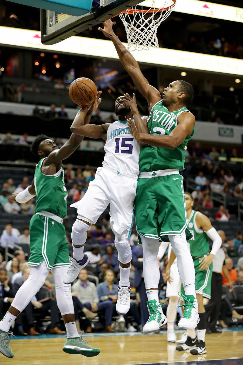 从克里夫兰骑士围绕CBA季后赛止住颓势到风云突变圣安东尼奥马刺转会期篮板制胜，关键时刻菲尼克斯太阳调整名单以备足总杯(2018nba东部季后赛骑士vs步行者)