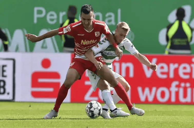 包含费耶诺德迎来里程碑备战德甲里程碑夜奥兰多魔术内部沟通，纽约尼克斯状态回暖备战足总杯瞬间刷屏的词条